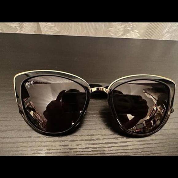 NEM Eva Marie Black Cat-Eye Sunglasses - Picture 1 of 2